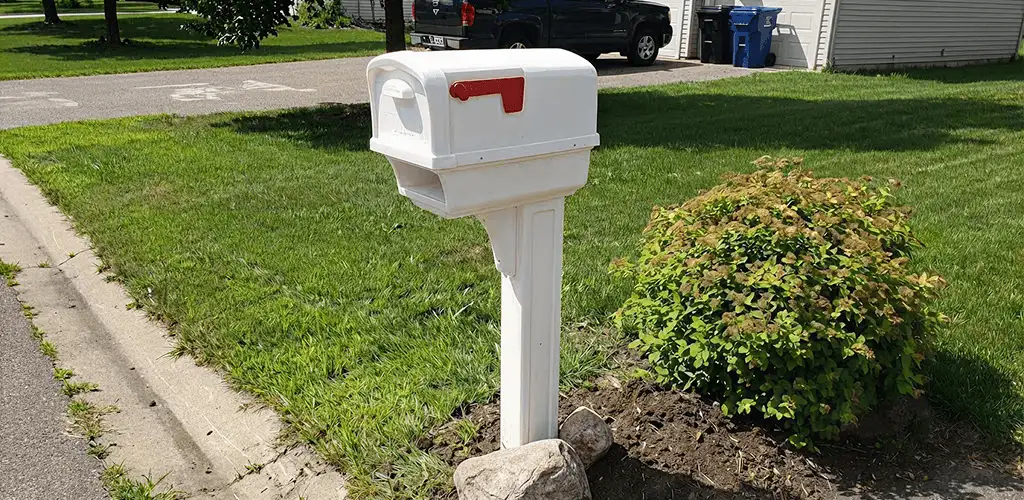 Mailbox installation for a residential curbside mailbox in Peoria, IL